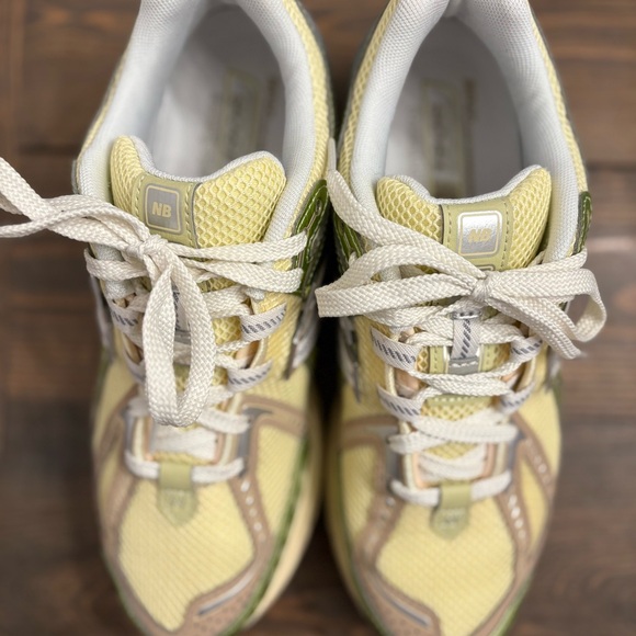 Men’s New Balance Yellow/Green 1906r Sneakers - Picture 5 of 5